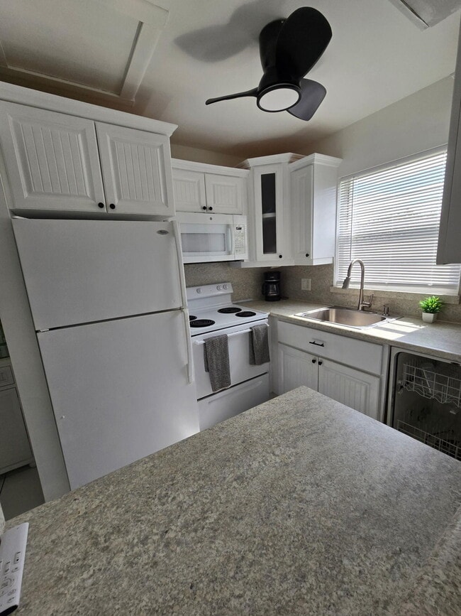 Building Photo - 477 Tilford V
