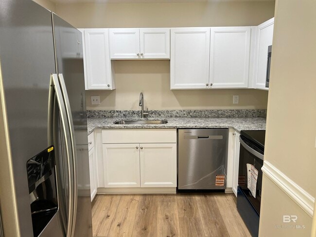 Building Photo - 112 Kingswood Dr
