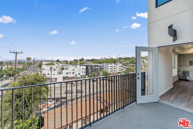 Building Photo - 3105 Bellevue Ave