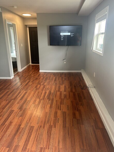 Building Photo - 204 Columbus Ave