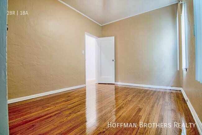 Building Photo - 6135 Saturn St