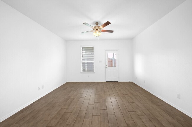 Building Photo - 5735 Tabula Rasa Dr