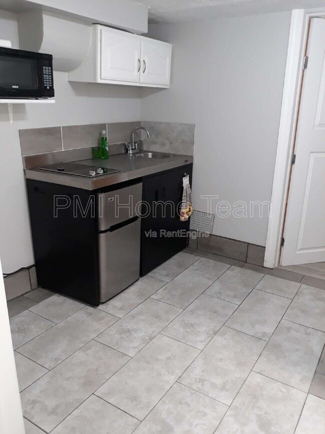 Primary Photo - 168 Ross Dr