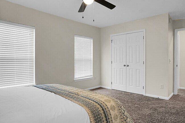 Building Photo - 124 Larkspur Dr
