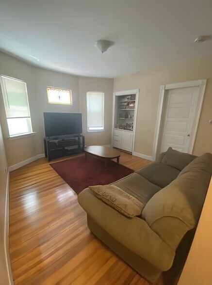 Building Photo - 151 Boston St