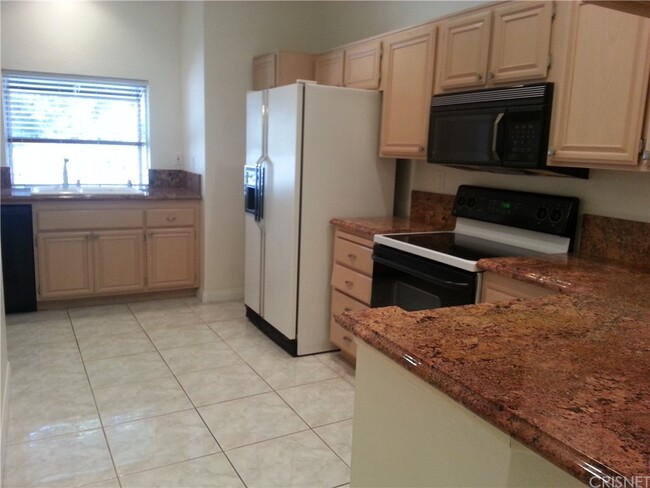 Building Photo - 640 Indian Oak Ln