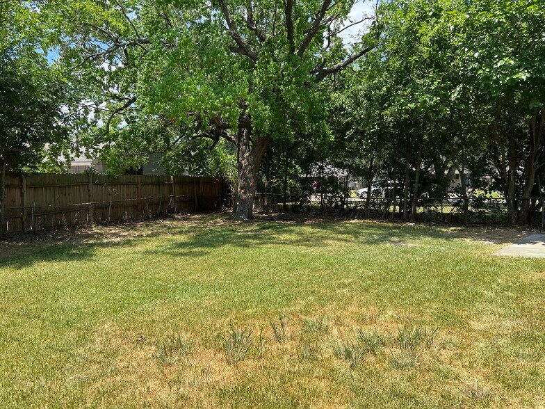 Backyard - 3442 Bacon St