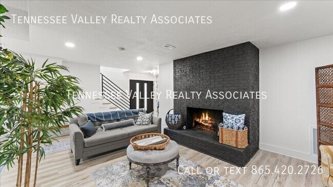 Building Photo - 813 N Cedar Bluff Rd