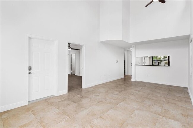 Building Photo - 200 City View Dr