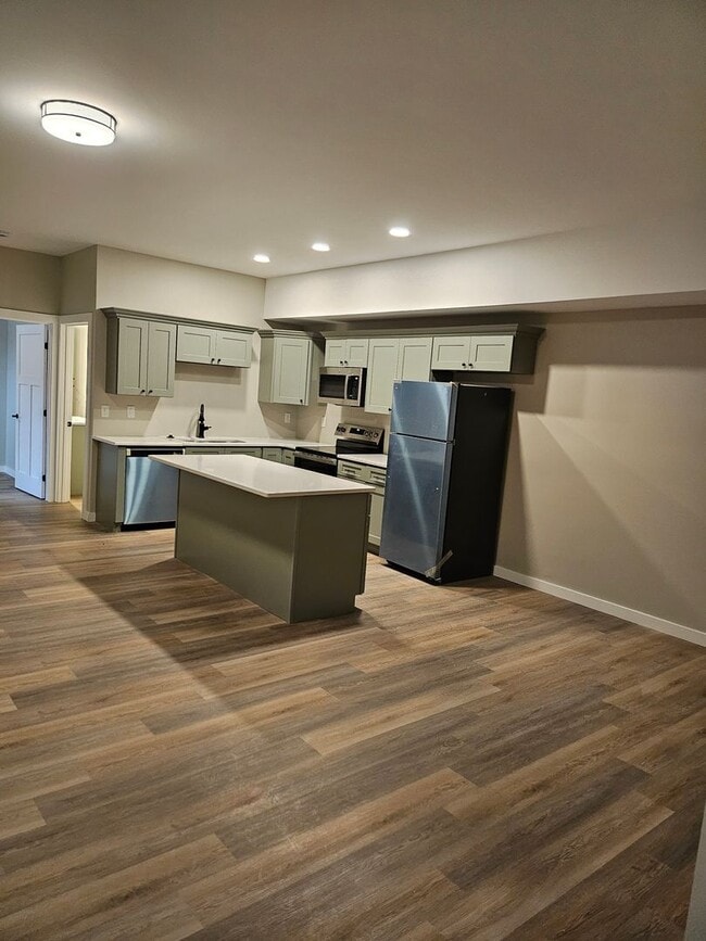 Building Photo - New 2 bed apartment