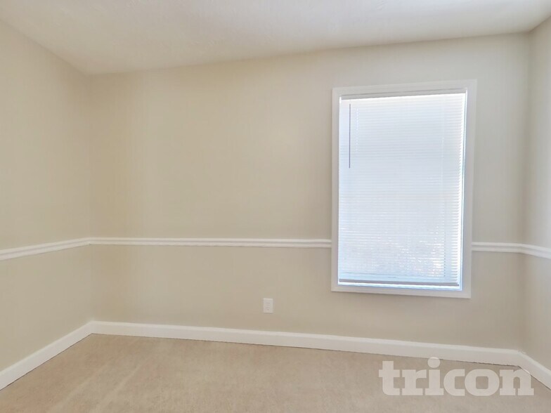 Building Photo - 4609 Insdale Ln NW