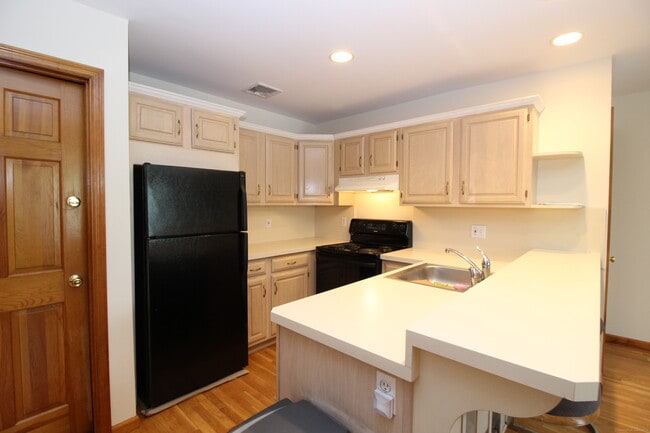 Building Photo - 107 Saugatuck Ave