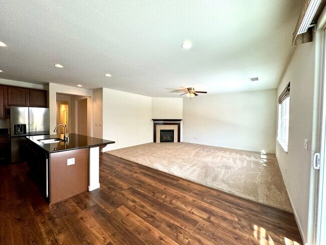 Building Photo - 2065 Red Willow Dr