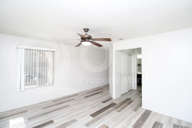 Building Photo - 11260 N 92nd St