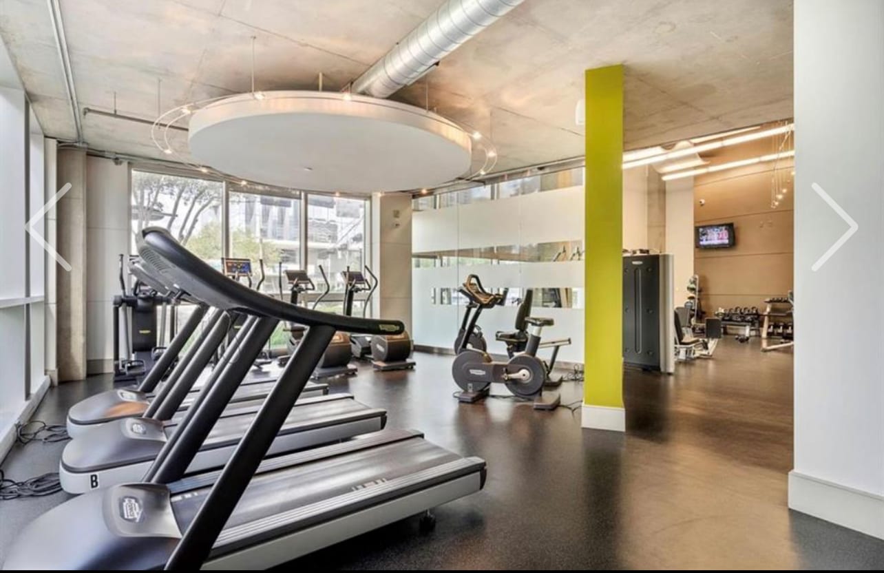 Building Photo - 1901 Post Oak Blvd