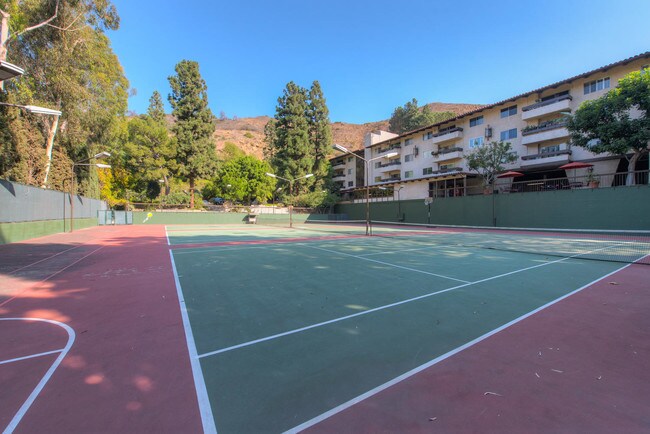 Building Photo - 2700 Cahuenga Blvd E