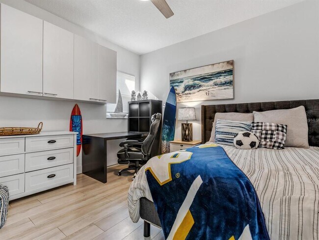 Building Photo - 5018 63rd Dr W