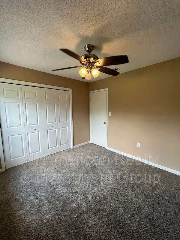 Building Photo - 939 Tanager Rd