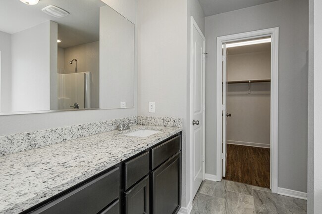 Building Photo - 602 Hollyhock Dr