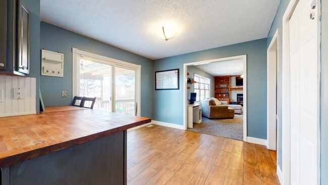 Building Photo - Stunning 4-Bedroom, 3.5-Bath Home with Over 3,800 Sq. Ft. of Ideal Living Space in East Bloomington
