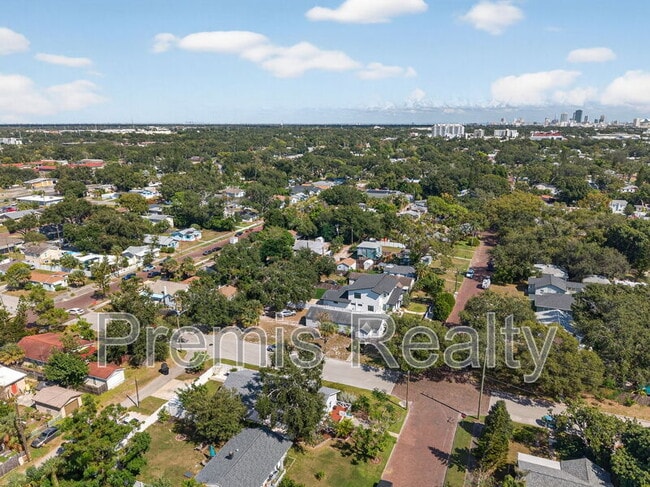 Building Photo - 4201 3rd Ave N