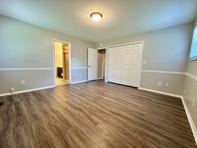 Building Photo - 6530 Pine Cone Dr
