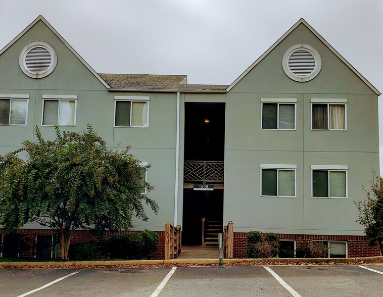 Building Photo - 1608 Monticello Ave