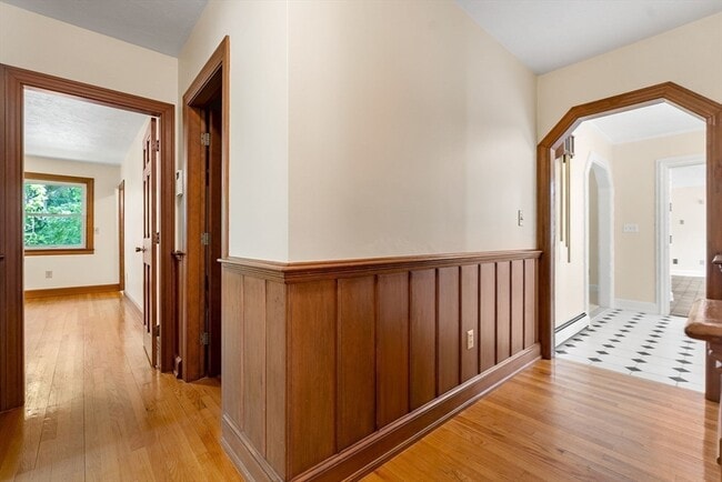 Building Photo - 10 Sumac Cir