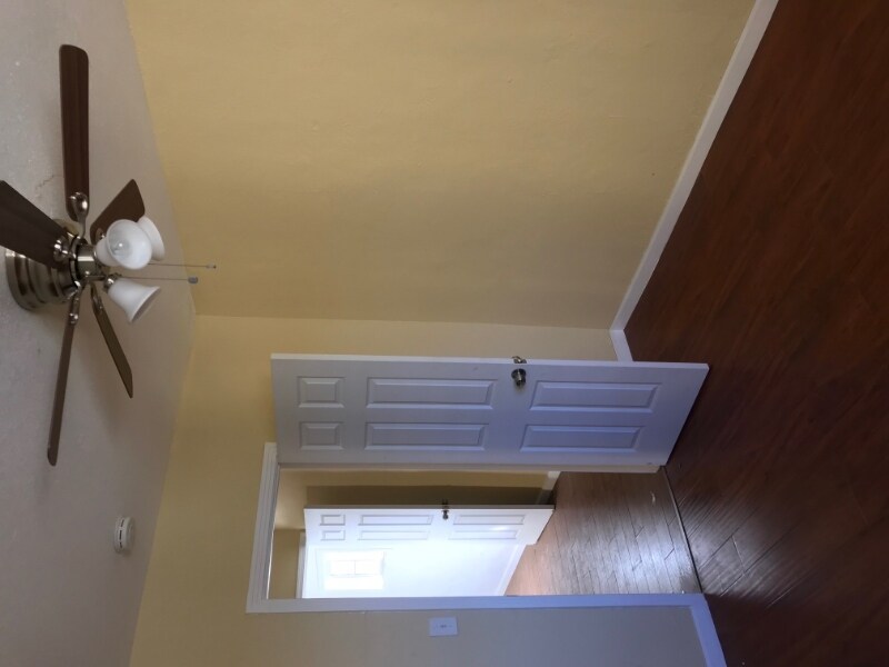 Building Photo - 6505 S Vermont Ave