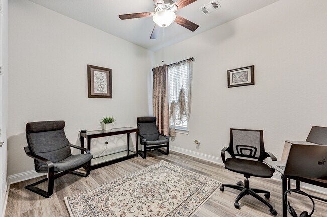 Building Photo - 4221 Davis Oak Dr