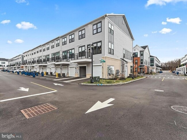 Building Photo - 715 Parker Blvd