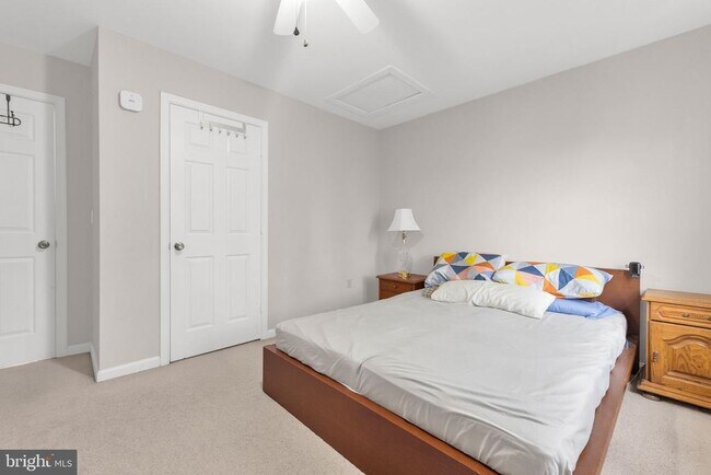 Building Photo - 15728 Beau Ridge Dr