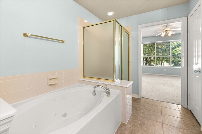 Building Photo - 7906 Glenn Cliff Dr