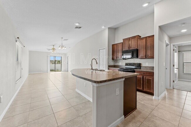 Building Photo - 10208 Carloway Hills Dr