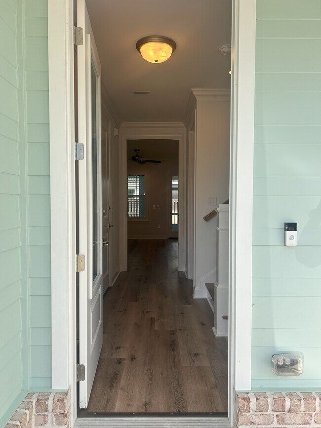 Building Photo - 14 Conifer Ct