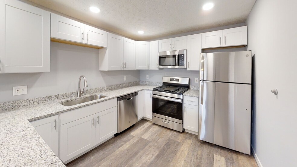 Riverview Apartments 557 Riverview Dr Columbus OH 43202 Apartment