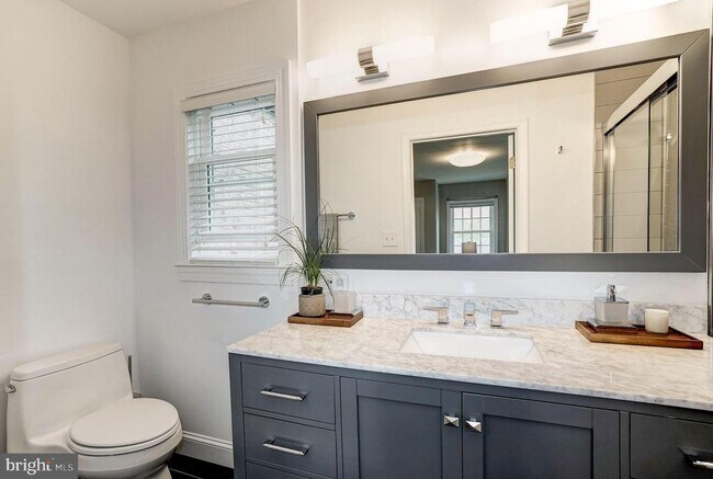 Building Photo - 5724 27th St NW