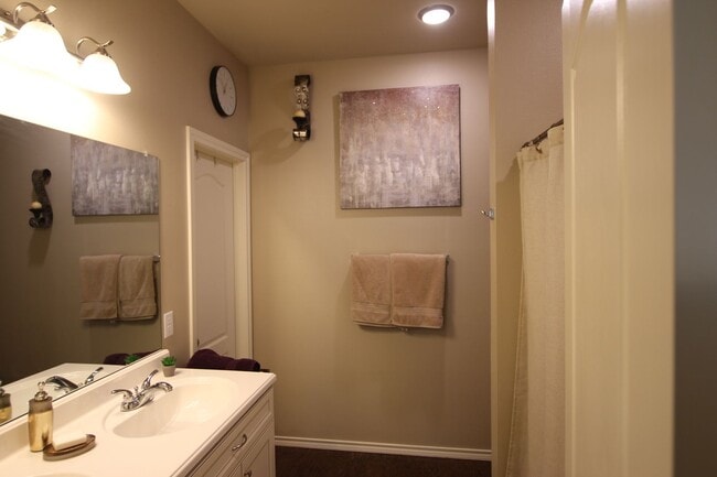 Building Photo - Cozy 4 Bedroom2 Bath Home in West Tyler!