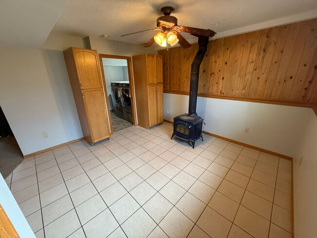 Building Photo - Updated 3-Bedroom Home Near Horsetooth Reservoir