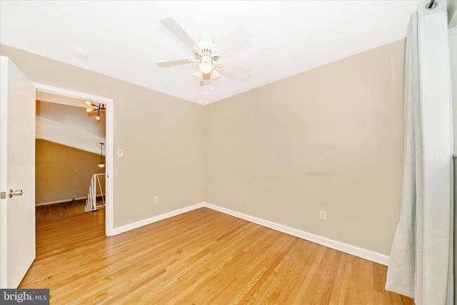 Building Photo - 3906 Montrose Dr