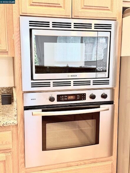 Building Photo - 350 Caroni St