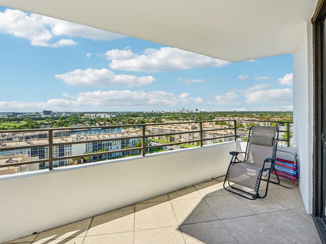 Building Photo - 600 Three Islands Boulevard