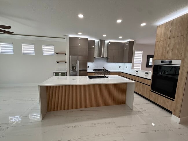 Building Photo - 5380 Oakbourne Ave