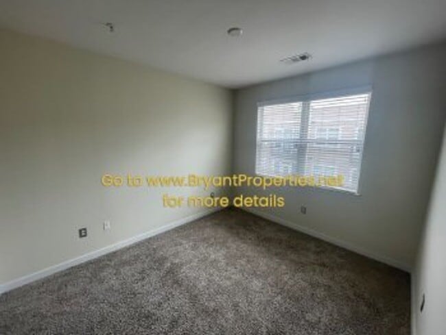 Building Photo - Bristol-West End