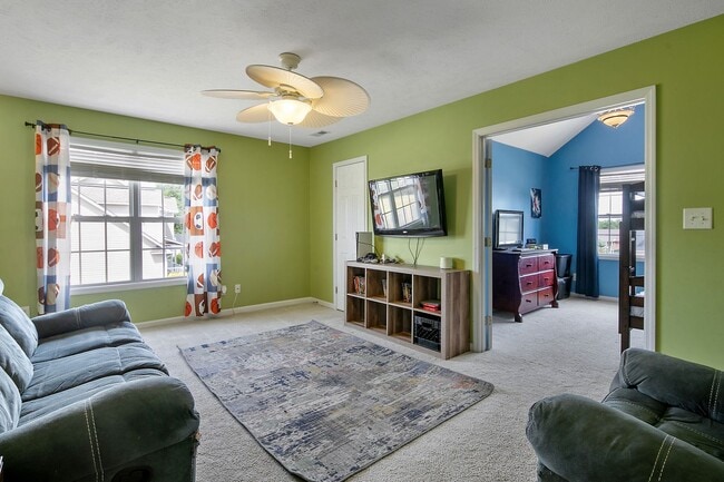 Building Photo - Stunning 4 Bed 3.5 Bath Home with Bonus Ro...