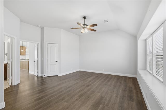 Building Photo - 310 Marigold Ct