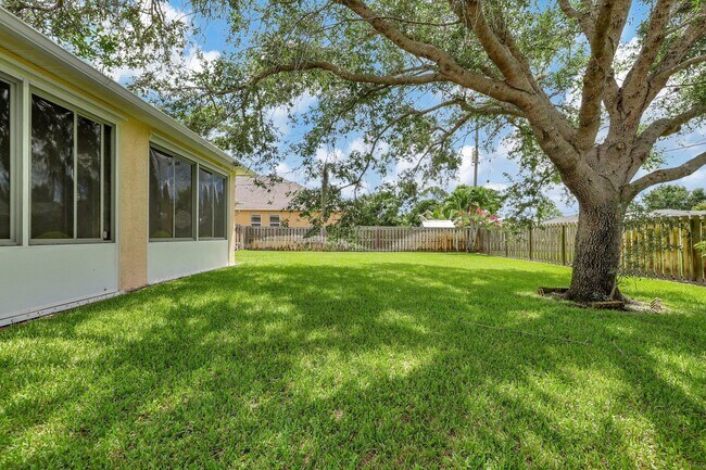 Building Photo - 2426 SE Betty Rd