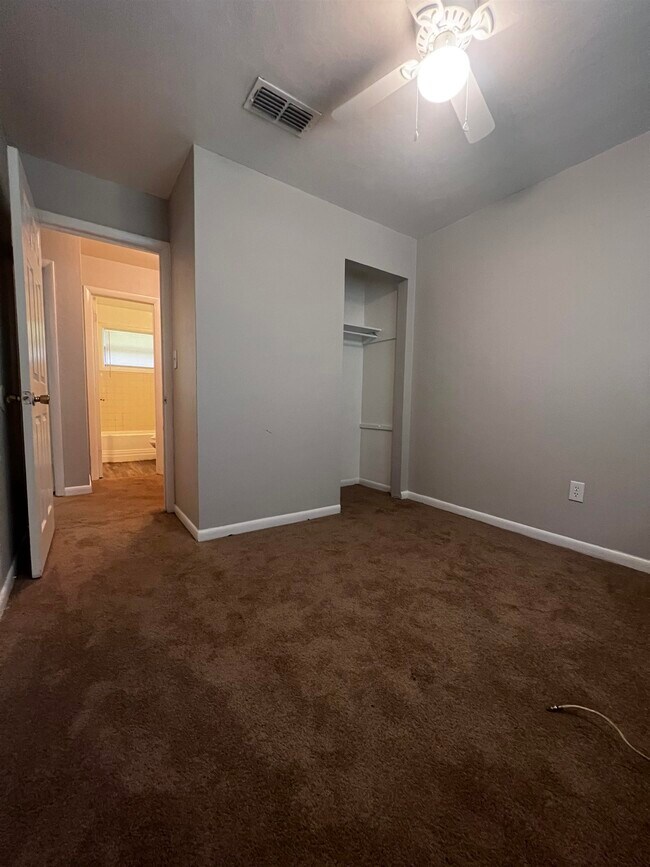 Building Photo - 3515 Falcon Dr