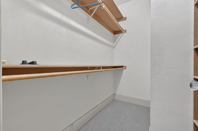 Building Photo - 3 Bedroom with Historical Charm Close to Square