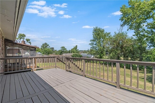 Building Photo - 811 S Riviera Dr